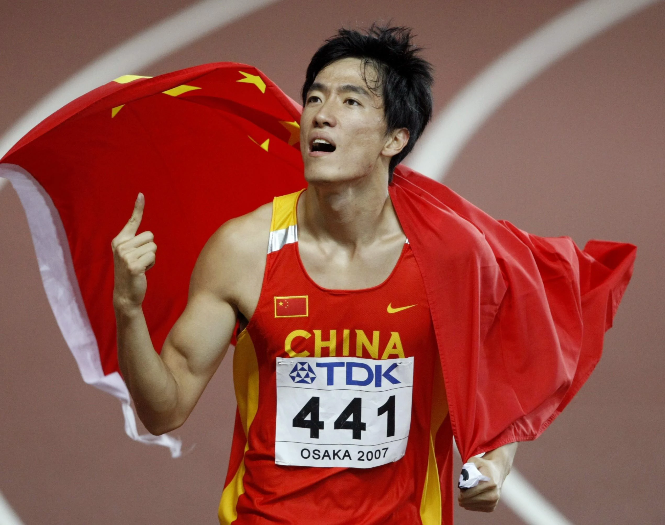 开云体育：回顾经典：十位改变历史的运动明星的简单介绍